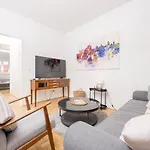 Anna And Friends Apartment