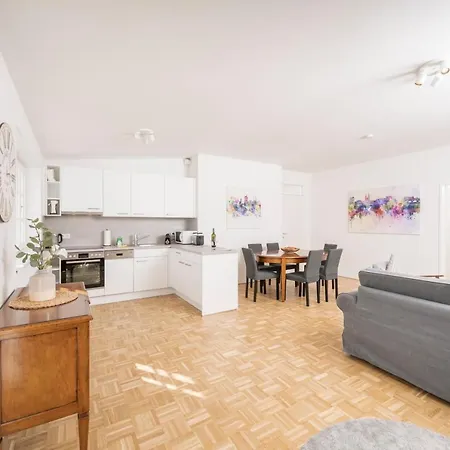 Daire Anna And Friends