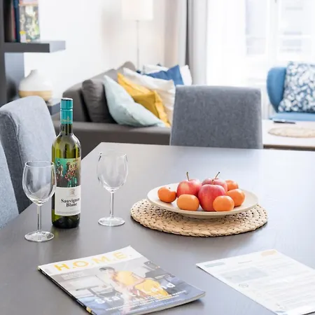 Daire Anna And Friends *