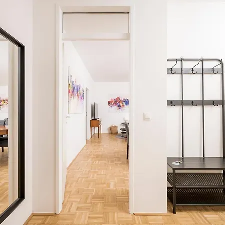 Anna And Friends * Graz