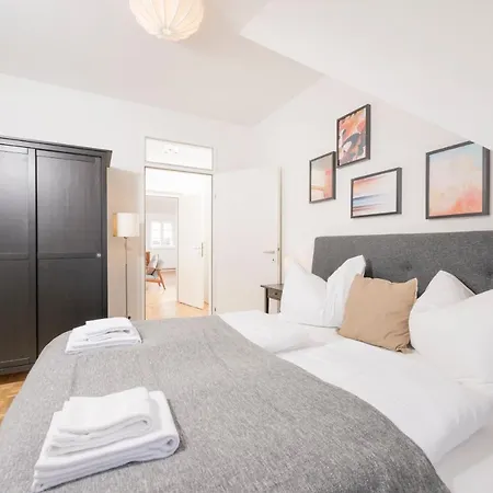 Daire Anna And Friends *