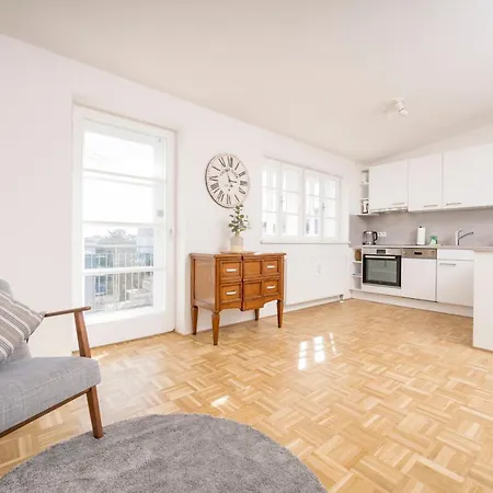 Daire Anna And Friends *