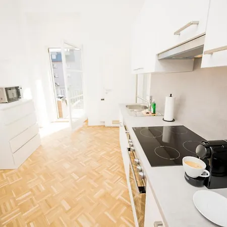 Daire Anna And Friends