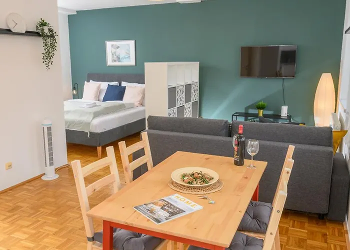 Anna And Friends Daire Graz